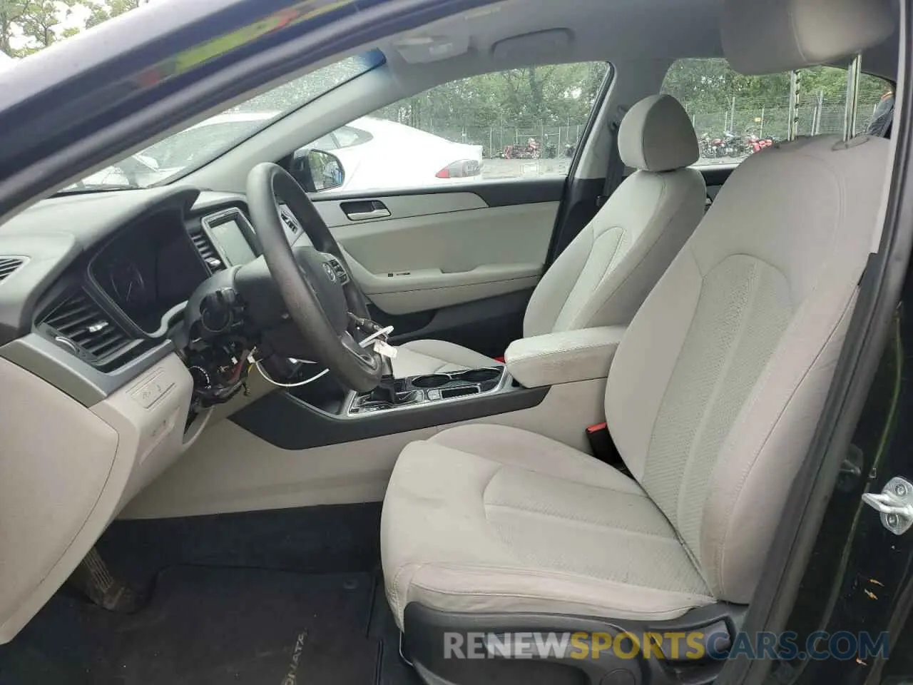 7 Photograph of a damaged car 5NPE24AF3KH817852 HYUNDAI SONATA 2019