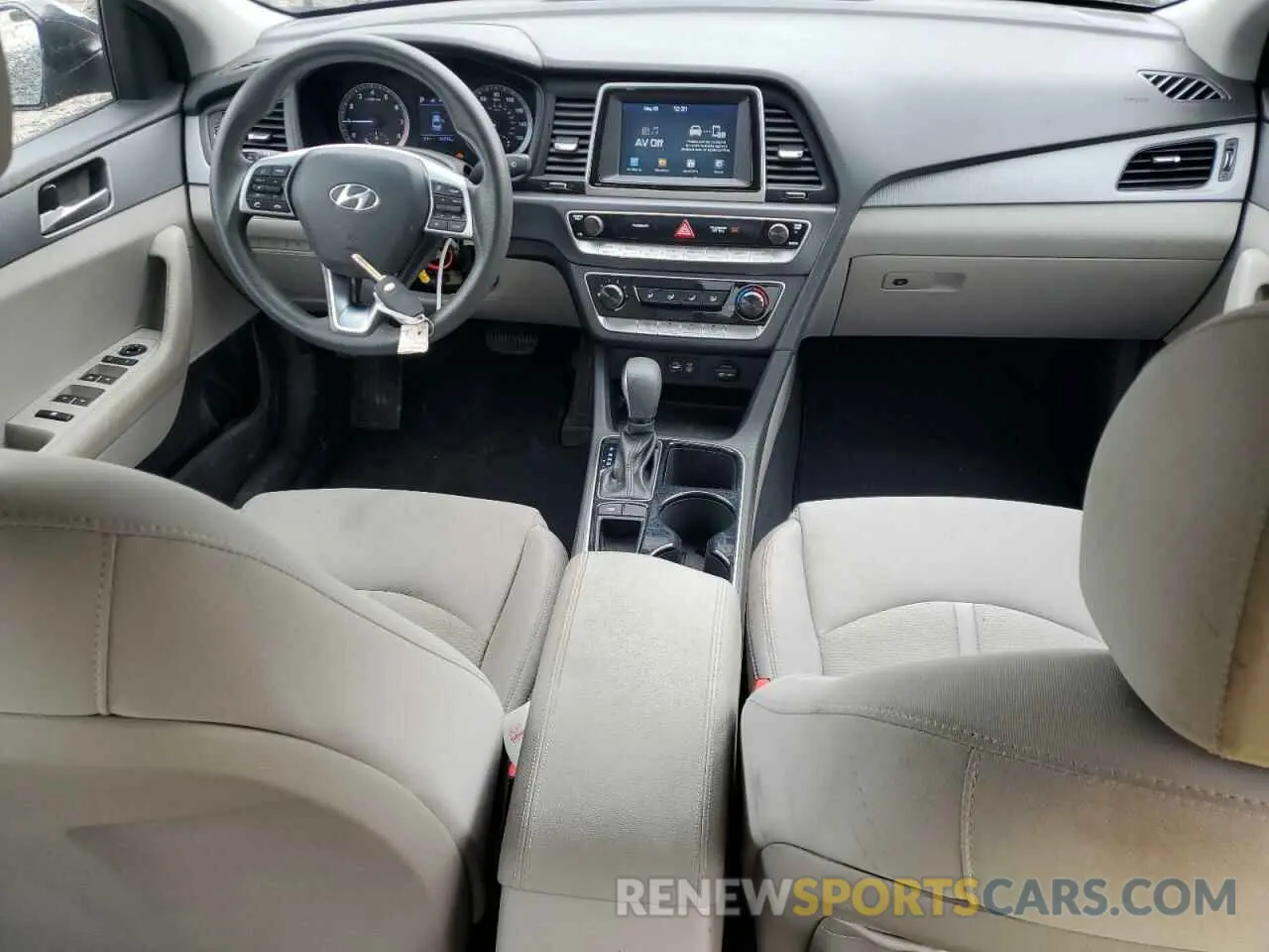 8 Photograph of a damaged car 5NPE24AF3KH817852 HYUNDAI SONATA 2019