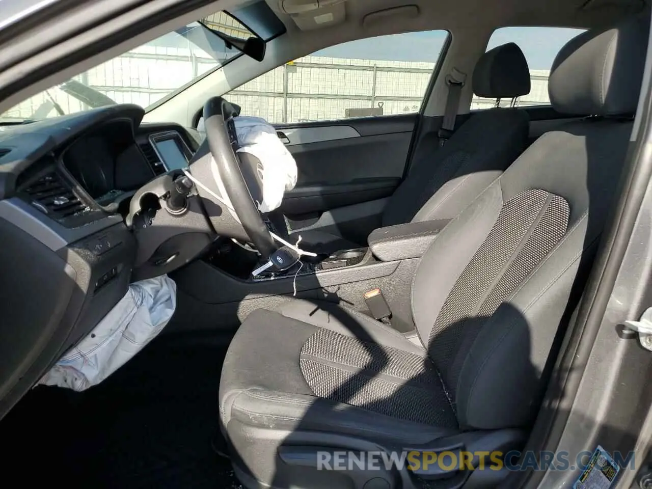 7 Photograph of a damaged car 5NPE24AF4KH733071 HYUNDAI SONATA 2019