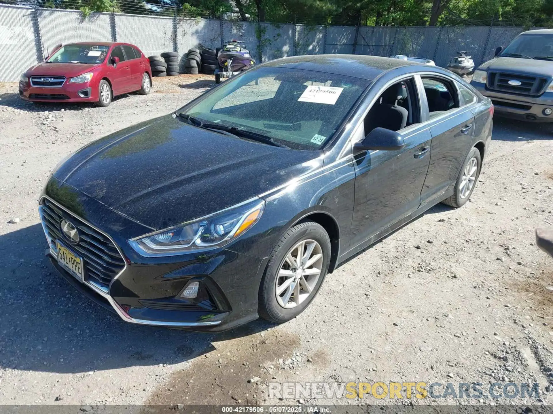 2 Photograph of a damaged car 5NPE24AF4KH735581 HYUNDAI SONATA 2019