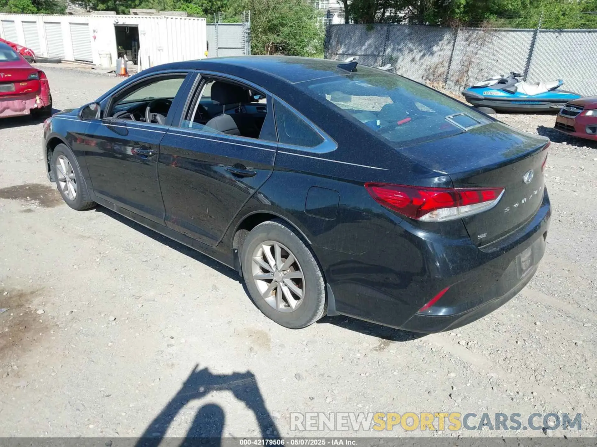 3 Photograph of a damaged car 5NPE24AF4KH735581 HYUNDAI SONATA 2019