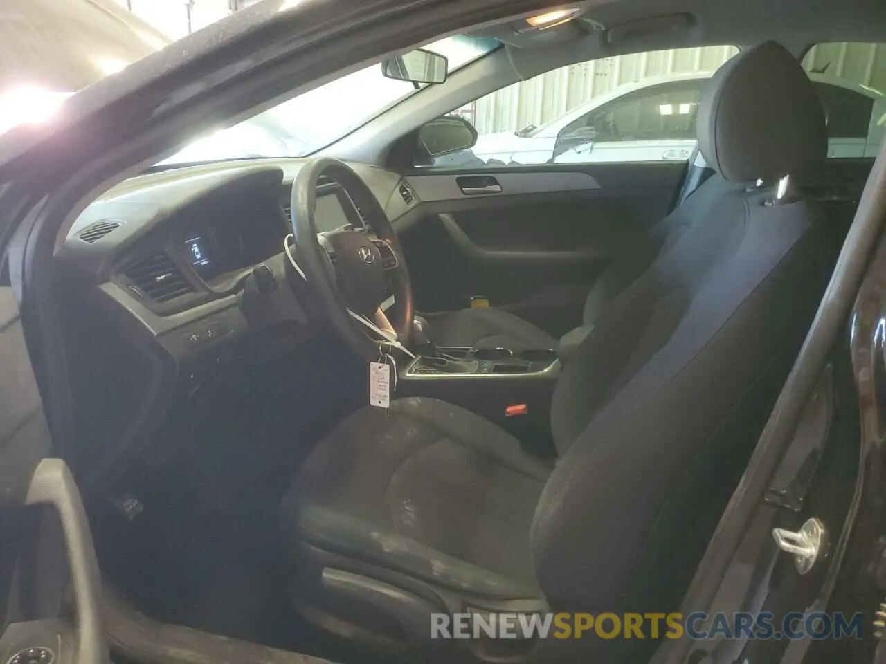 7 Photograph of a damaged car 5NPE24AF4KH736388 HYUNDAI SONATA 2019