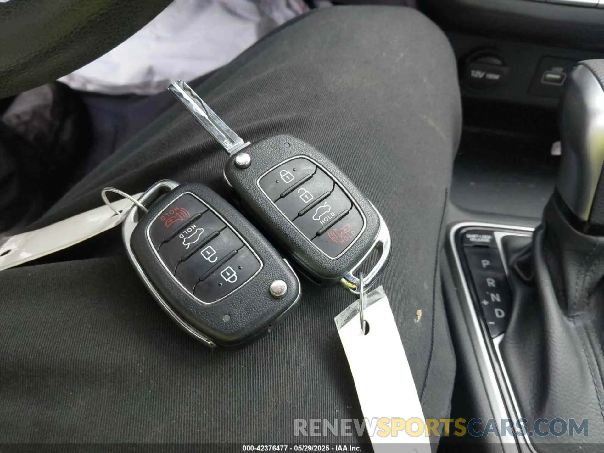 11 Photograph of a damaged car 5NPE24AF4KH745074 HYUNDAI SONATA 2019