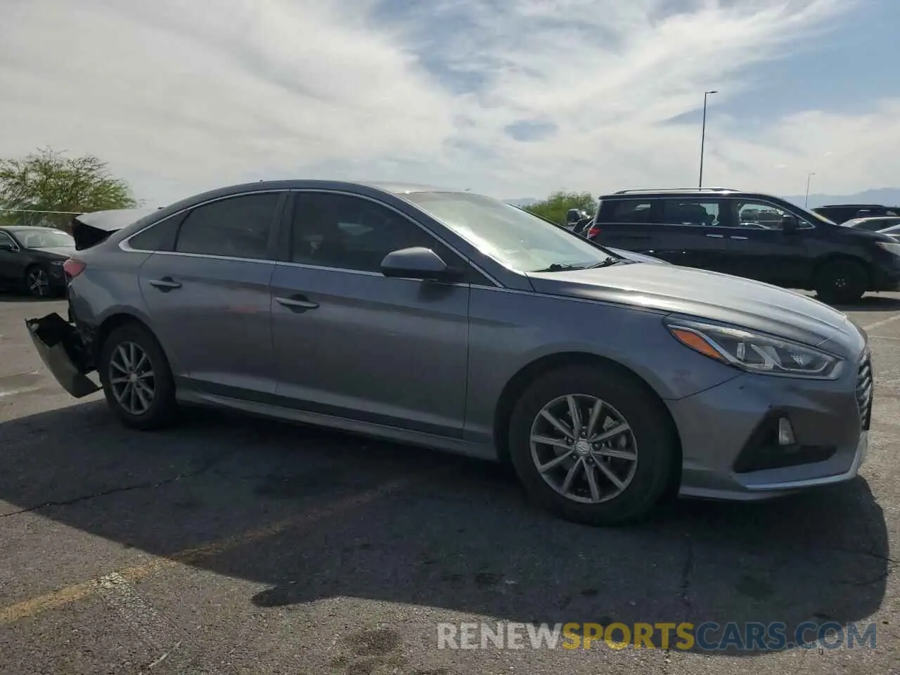 4 Photograph of a damaged car 5NPE24AF4KH751120 HYUNDAI SONATA 2019