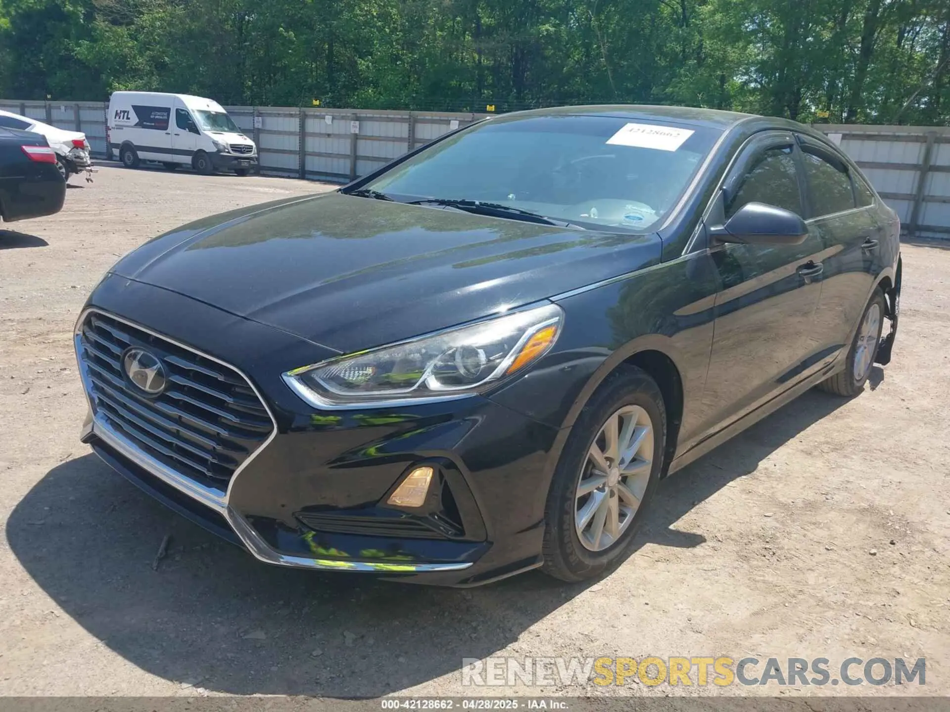 2 Photograph of a damaged car 5NPE24AF4KH754311 HYUNDAI SONATA 2019