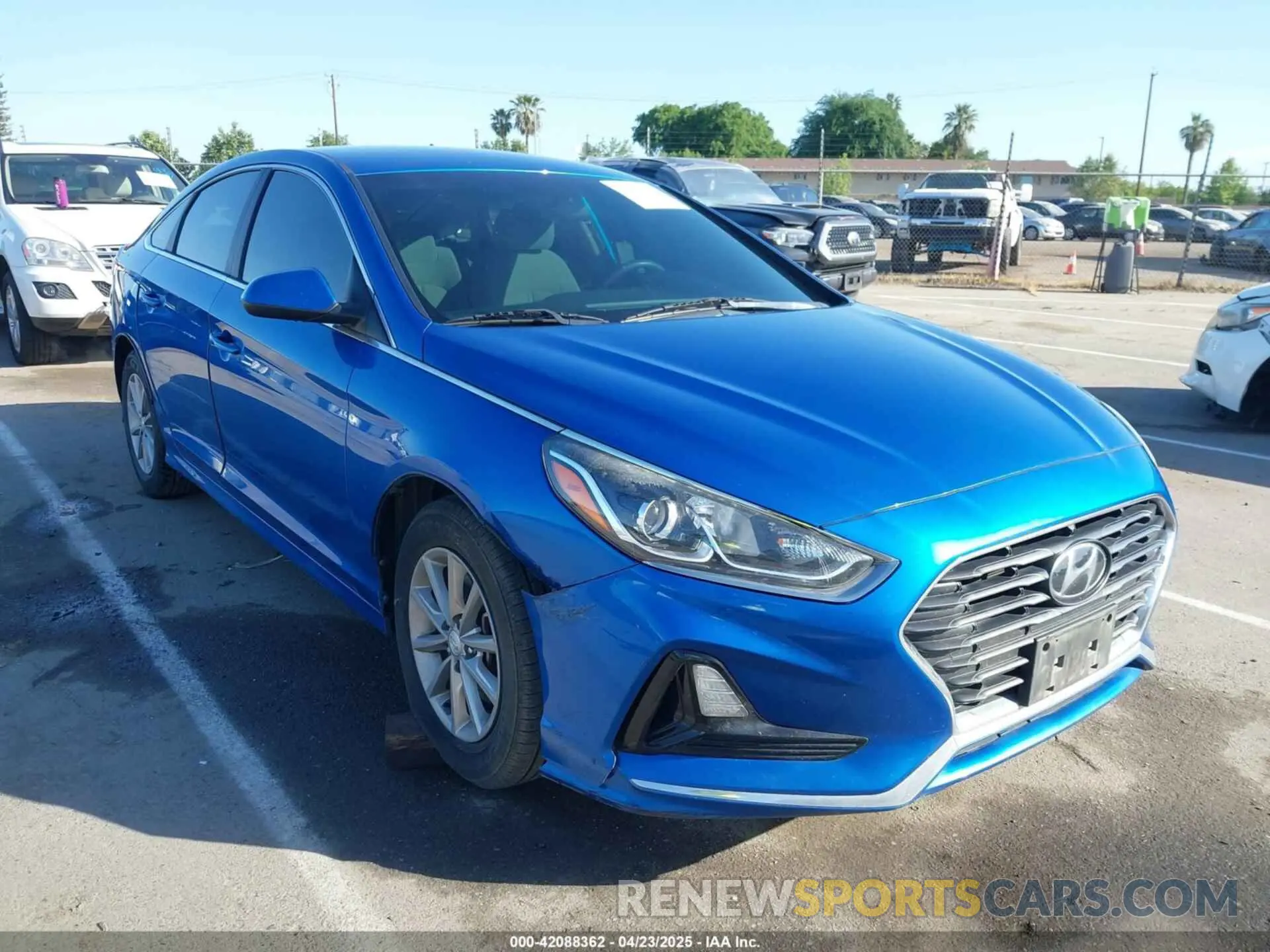 1 Photograph of a damaged car 5NPE24AF4KH760853 HYUNDAI SONATA 2019