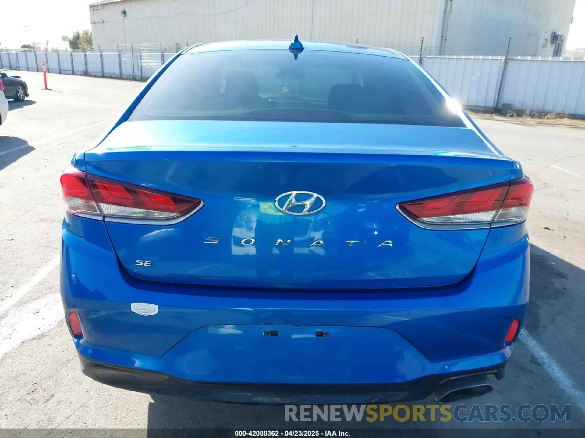 16 Photograph of a damaged car 5NPE24AF4KH760853 HYUNDAI SONATA 2019