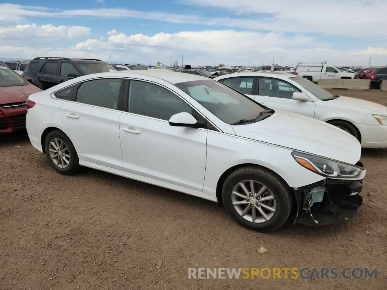 4 Photograph of a damaged car 5NPE24AF4KH766006 HYUNDAI SONATA 2019