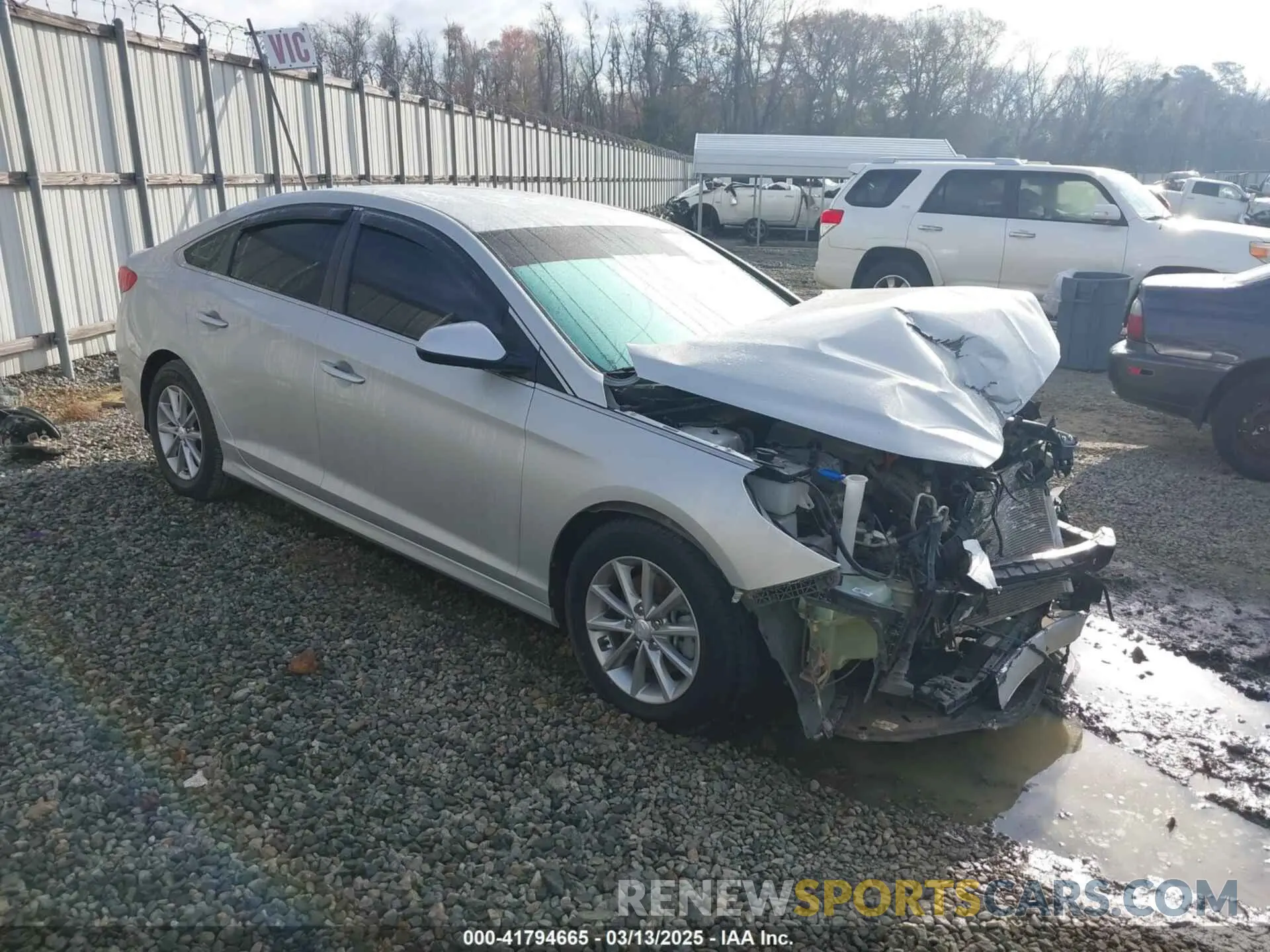 1 Photograph of a damaged car 5NPE24AF4KH766121 HYUNDAI SONATA 2019