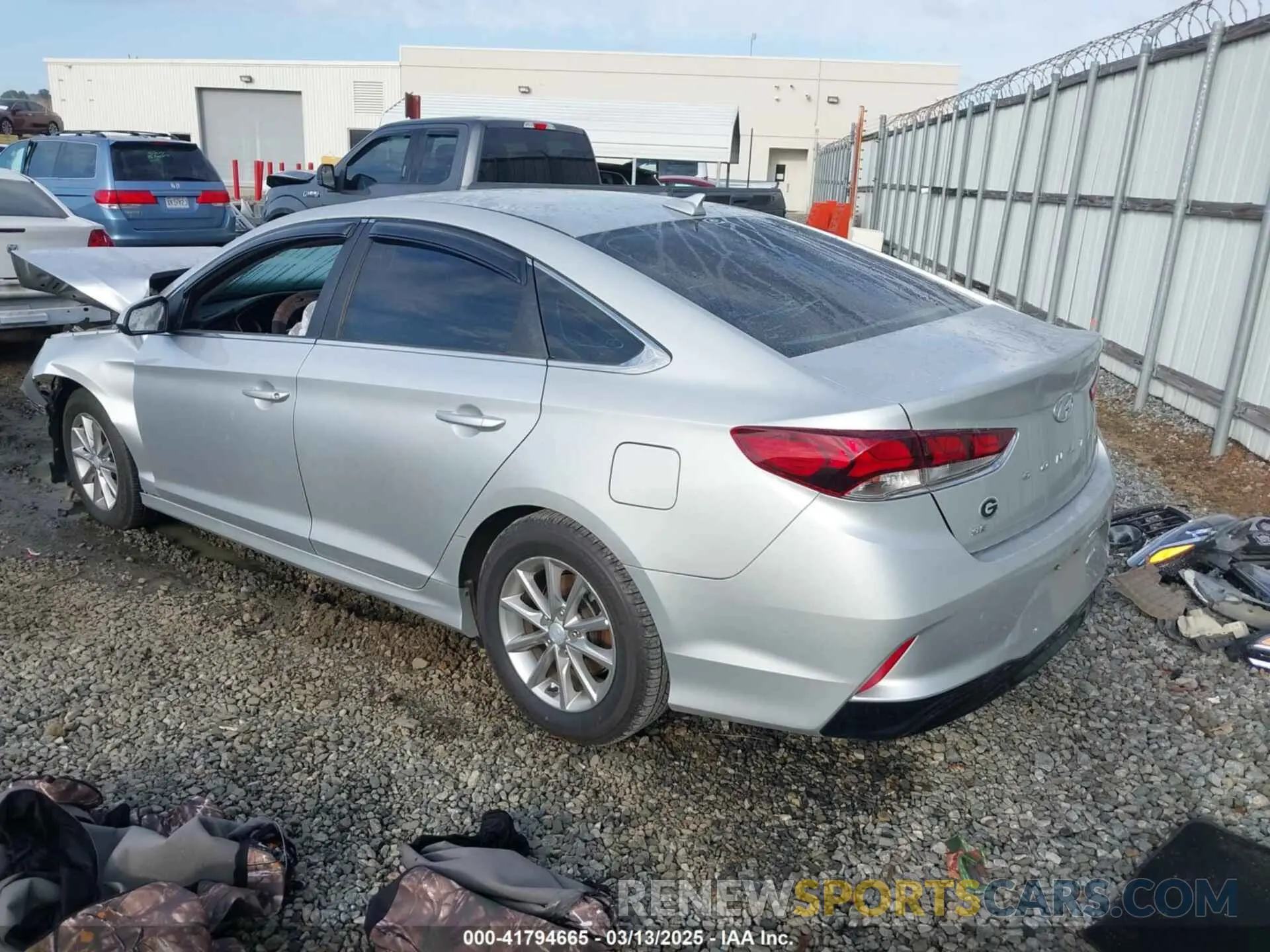 3 Photograph of a damaged car 5NPE24AF4KH766121 HYUNDAI SONATA 2019
