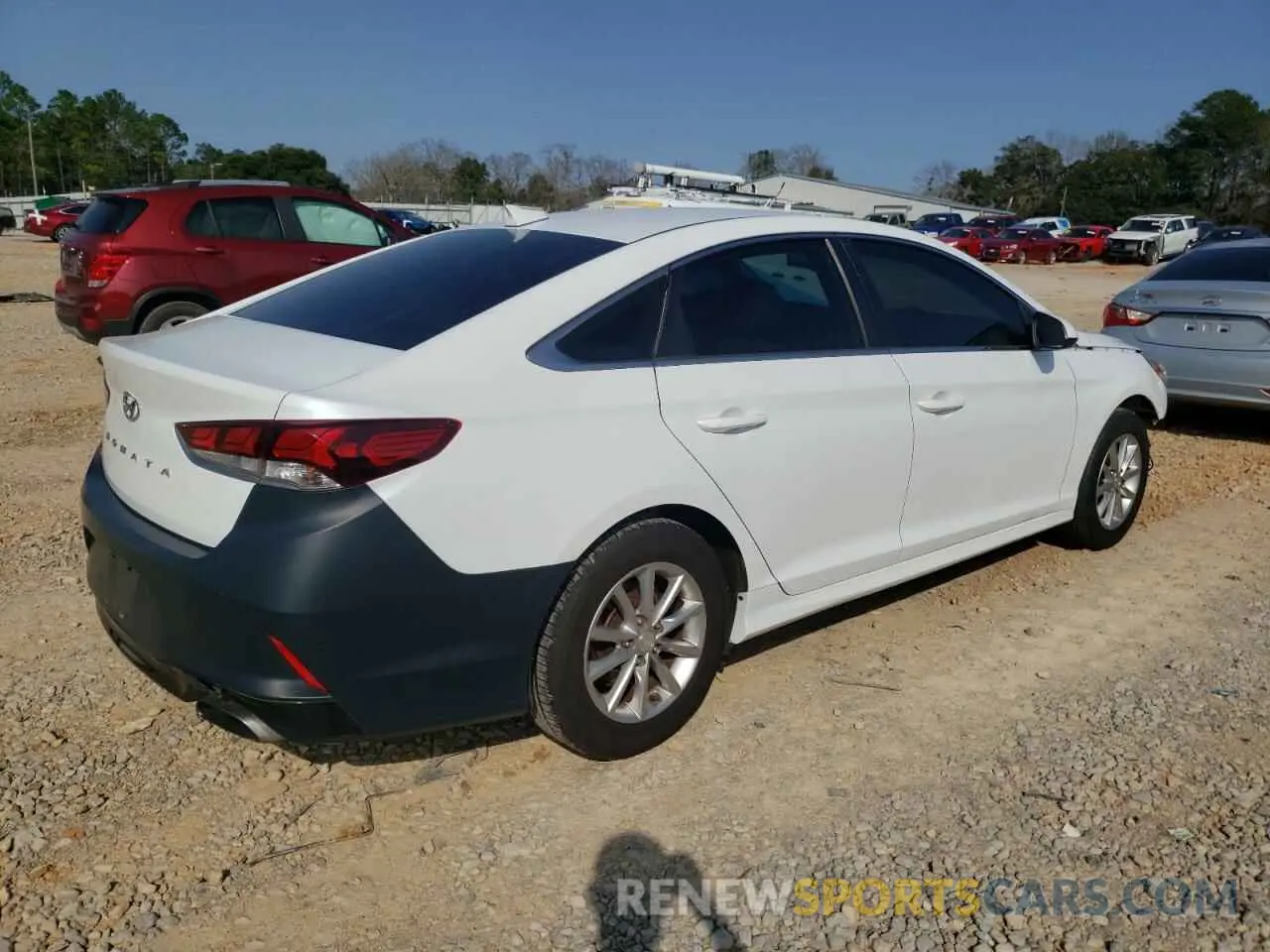3 Photograph of a damaged car 5NPE24AF4KH771674 HYUNDAI SONATA 2019