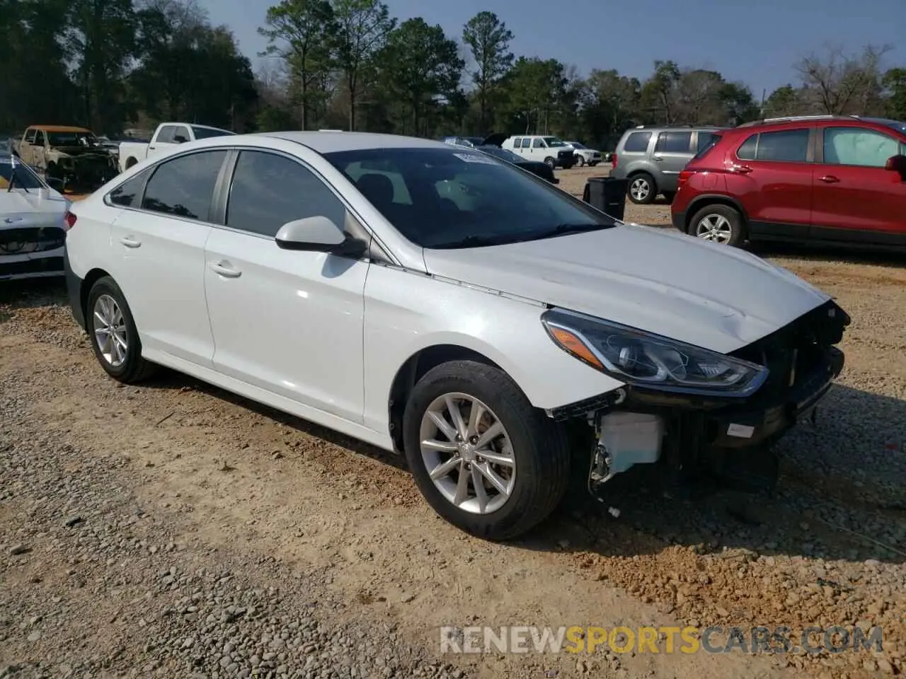 4 Photograph of a damaged car 5NPE24AF4KH771674 HYUNDAI SONATA 2019