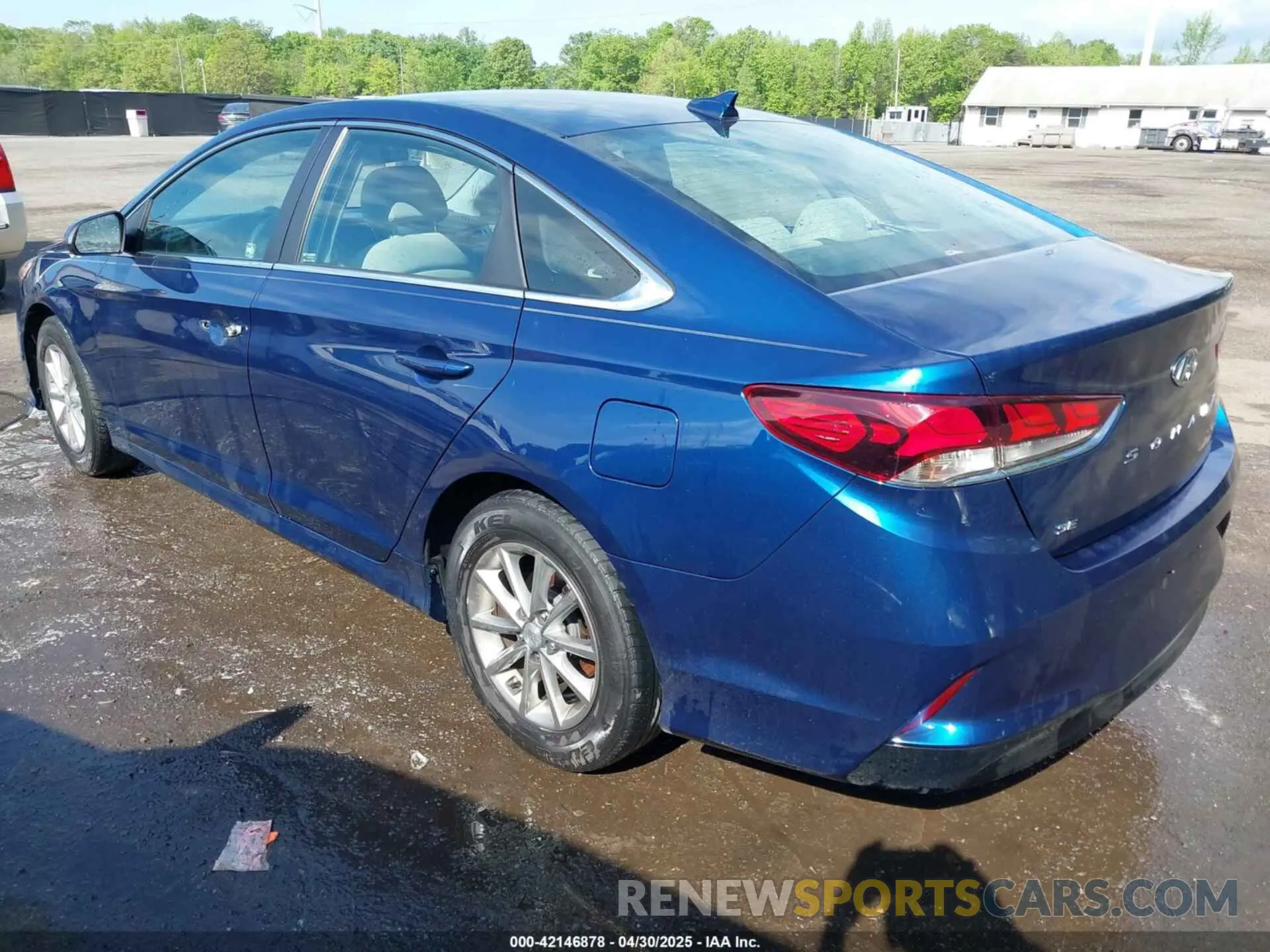 3 Photograph of a damaged car 5NPE24AF4KH780973 HYUNDAI SONATA 2019