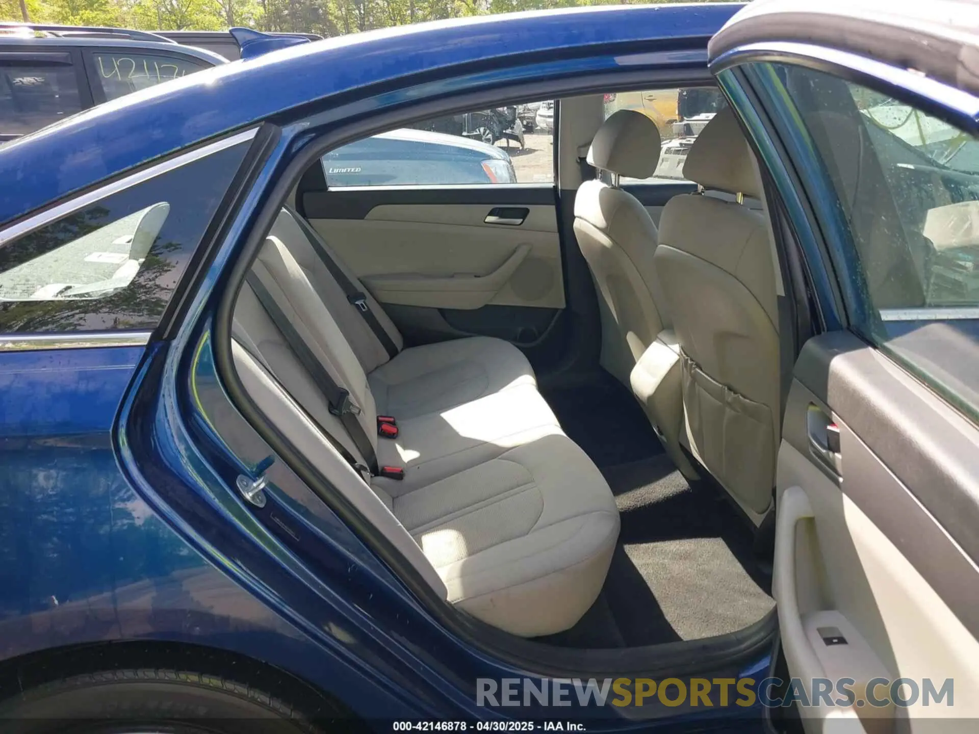 8 Photograph of a damaged car 5NPE24AF4KH780973 HYUNDAI SONATA 2019