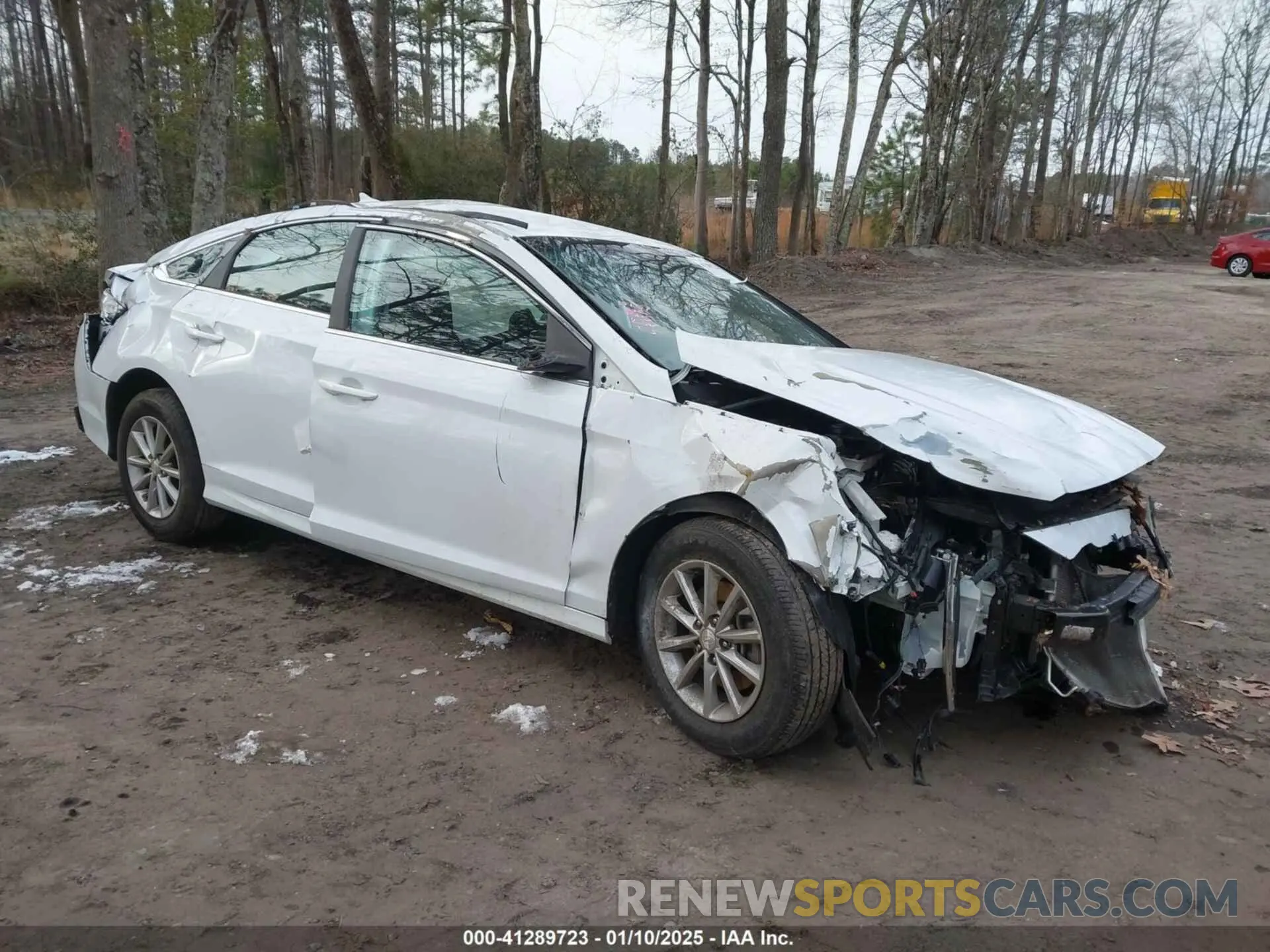 1 Photograph of a damaged car 5NPE24AF4KH781489 HYUNDAI SONATA 2019