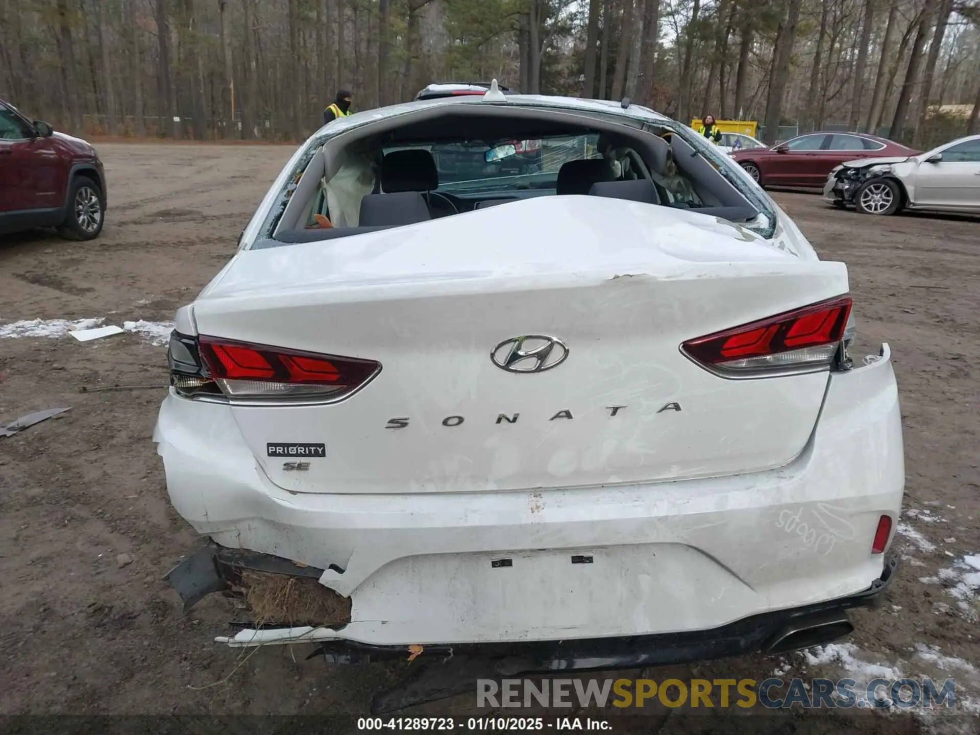 15 Photograph of a damaged car 5NPE24AF4KH781489 HYUNDAI SONATA 2019