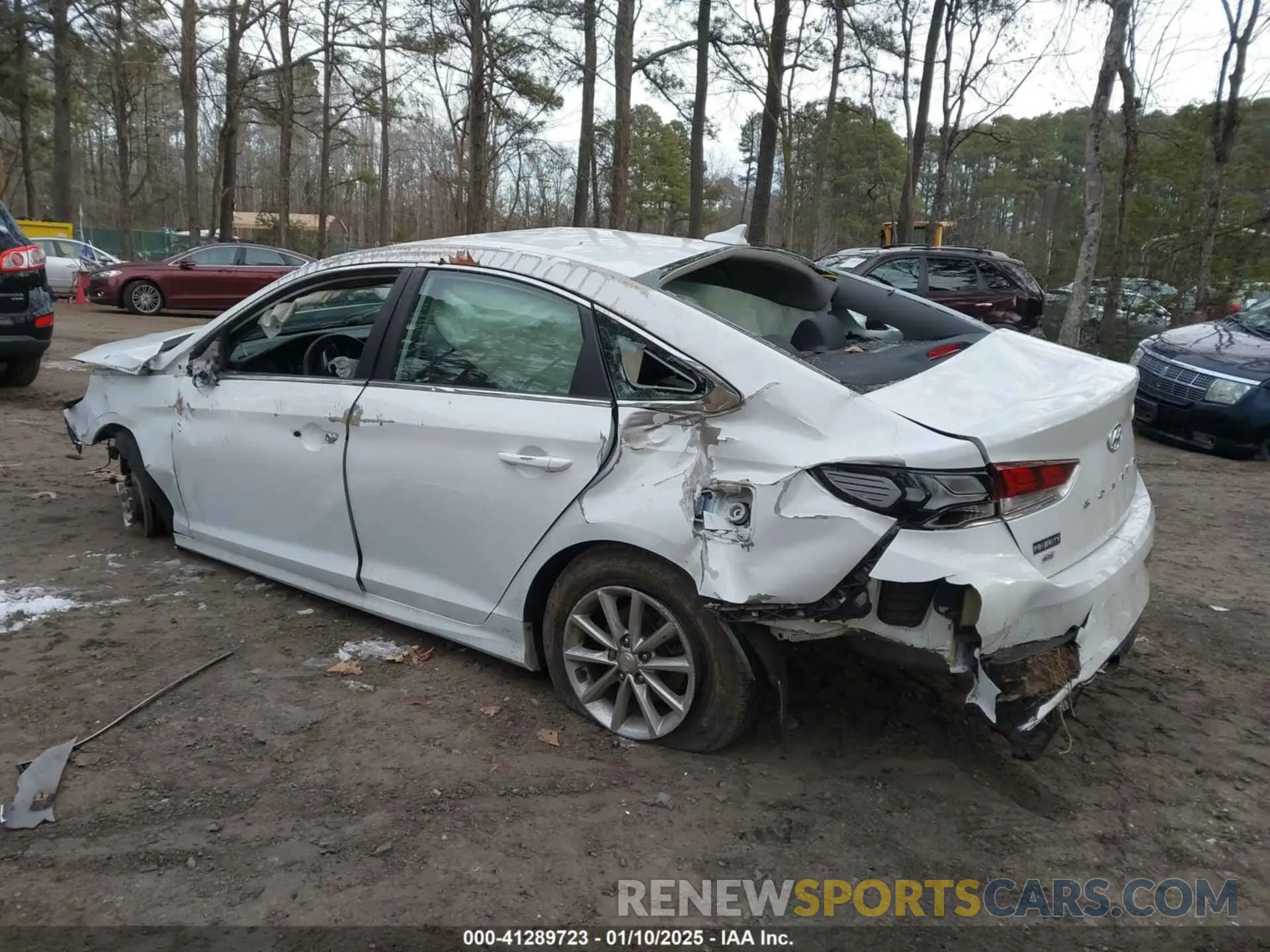 3 Photograph of a damaged car 5NPE24AF4KH781489 HYUNDAI SONATA 2019