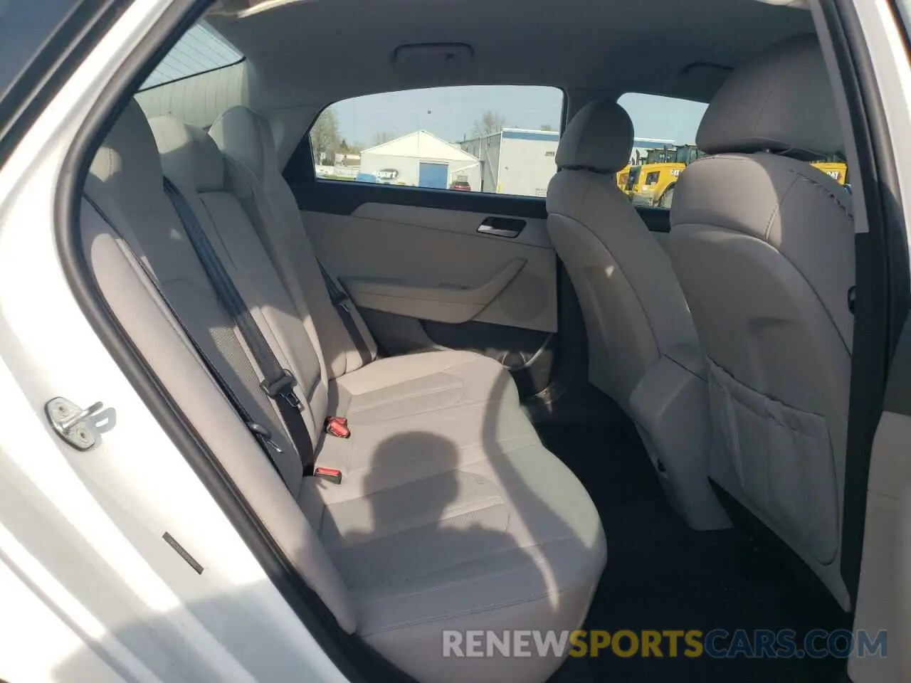 10 Photograph of a damaged car 5NPE24AF4KH783663 HYUNDAI SONATA 2019
