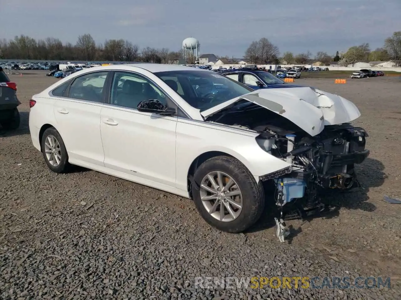 4 Photograph of a damaged car 5NPE24AF4KH783663 HYUNDAI SONATA 2019