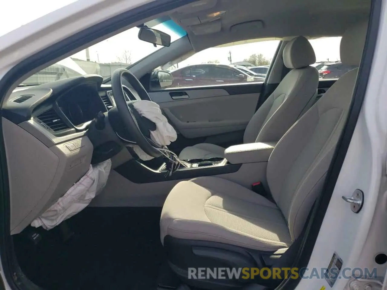 7 Photograph of a damaged car 5NPE24AF4KH783663 HYUNDAI SONATA 2019