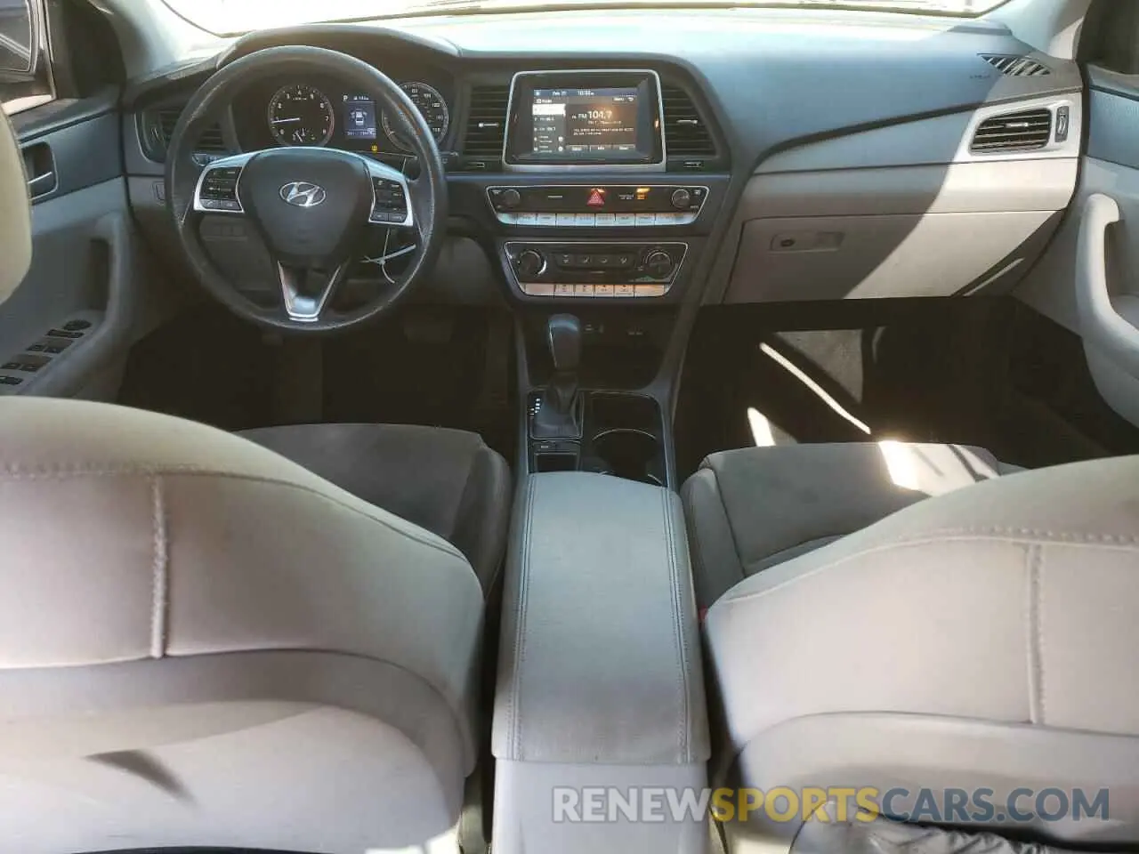 8 Photograph of a damaged car 5NPE24AF4KH792914 HYUNDAI SONATA 2019