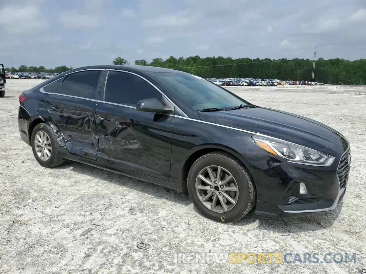 4 Photograph of a damaged car 5NPE24AF4KH802034 HYUNDAI SONATA 2019