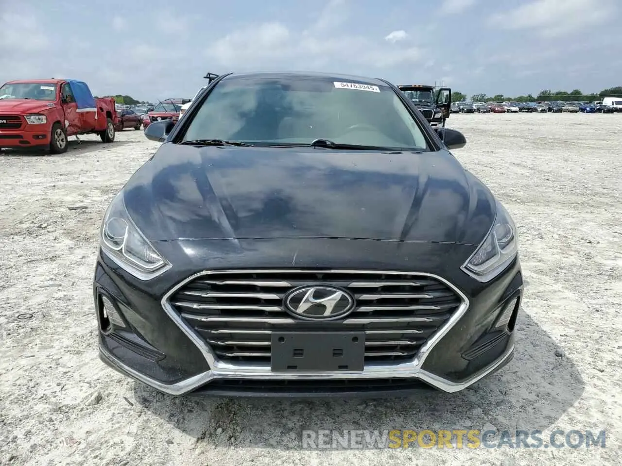 5 Photograph of a damaged car 5NPE24AF4KH802034 HYUNDAI SONATA 2019