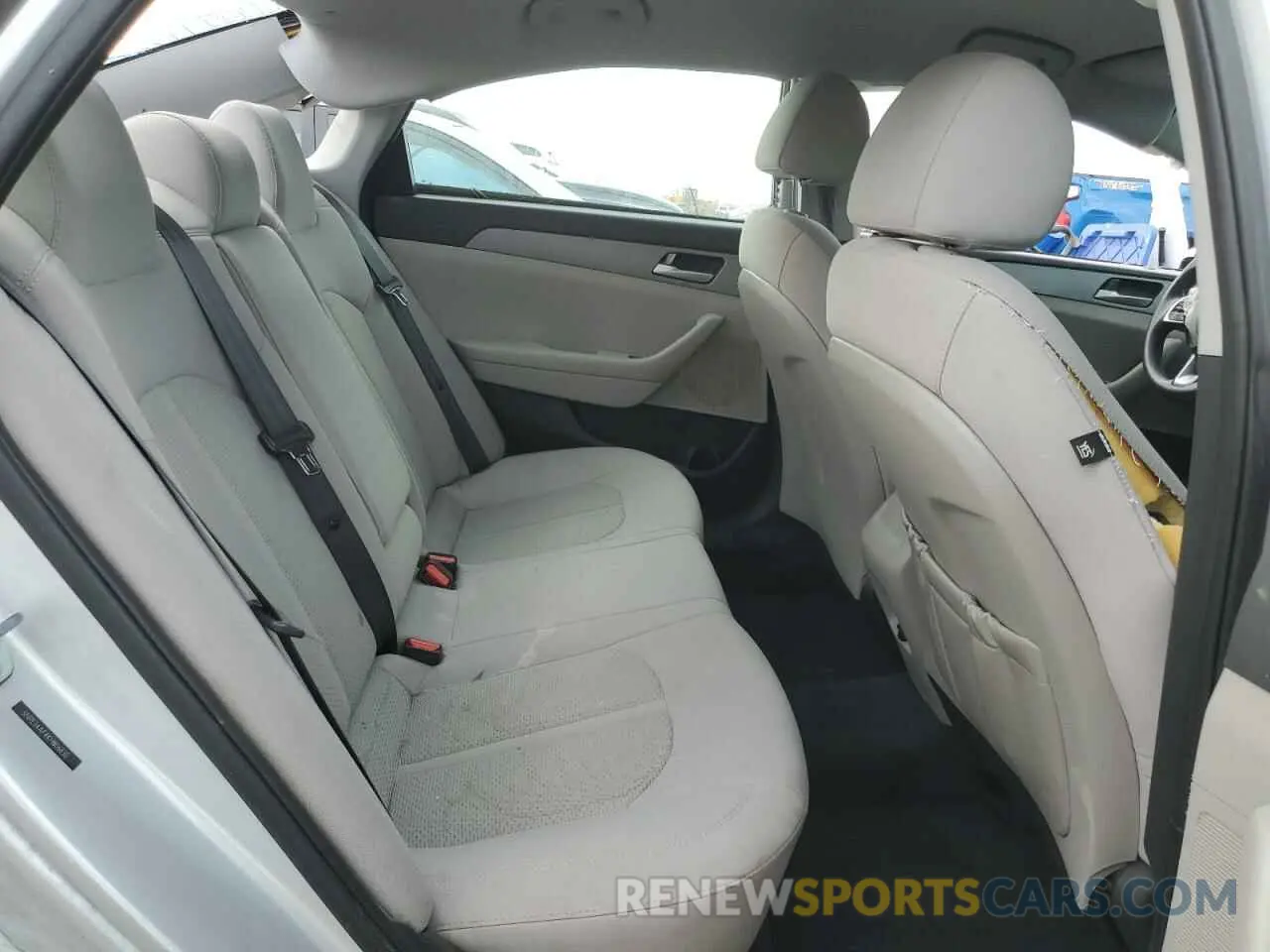 10 Photograph of a damaged car 5NPE24AF4KH806830 HYUNDAI SONATA 2019