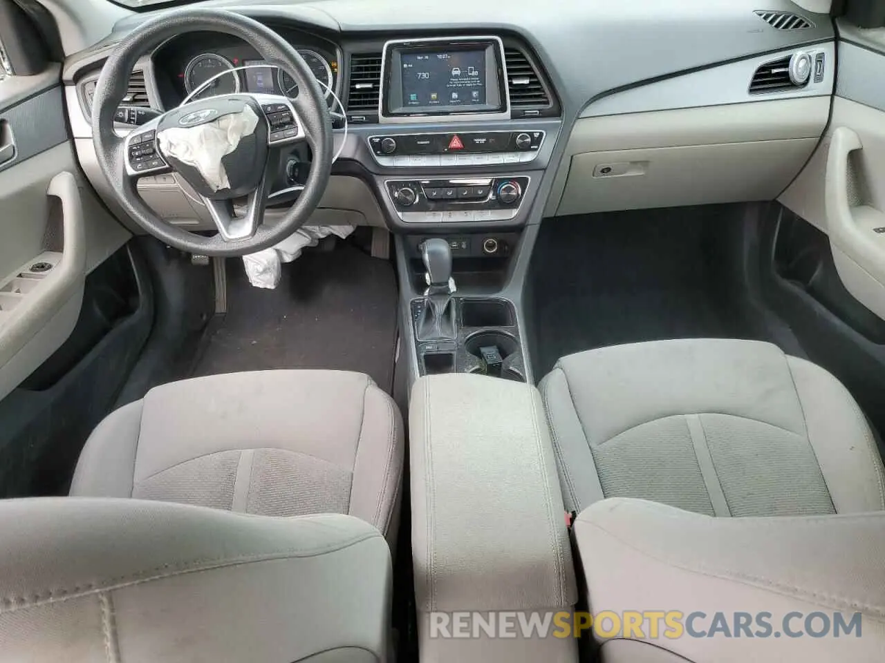 8 Photograph of a damaged car 5NPE24AF4KH806830 HYUNDAI SONATA 2019