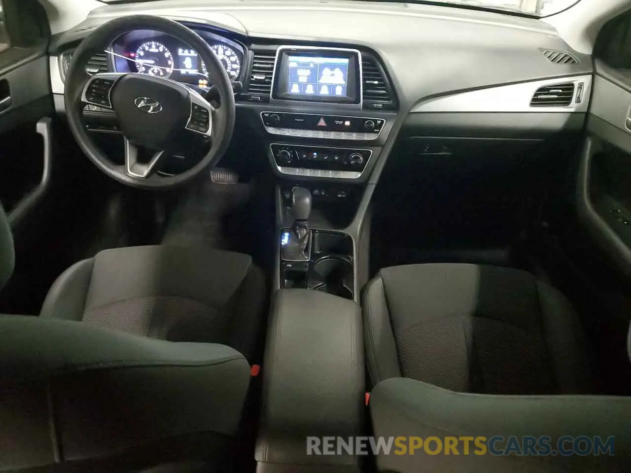 8 Photograph of a damaged car 5NPE24AF4KH818038 HYUNDAI SONATA 2019