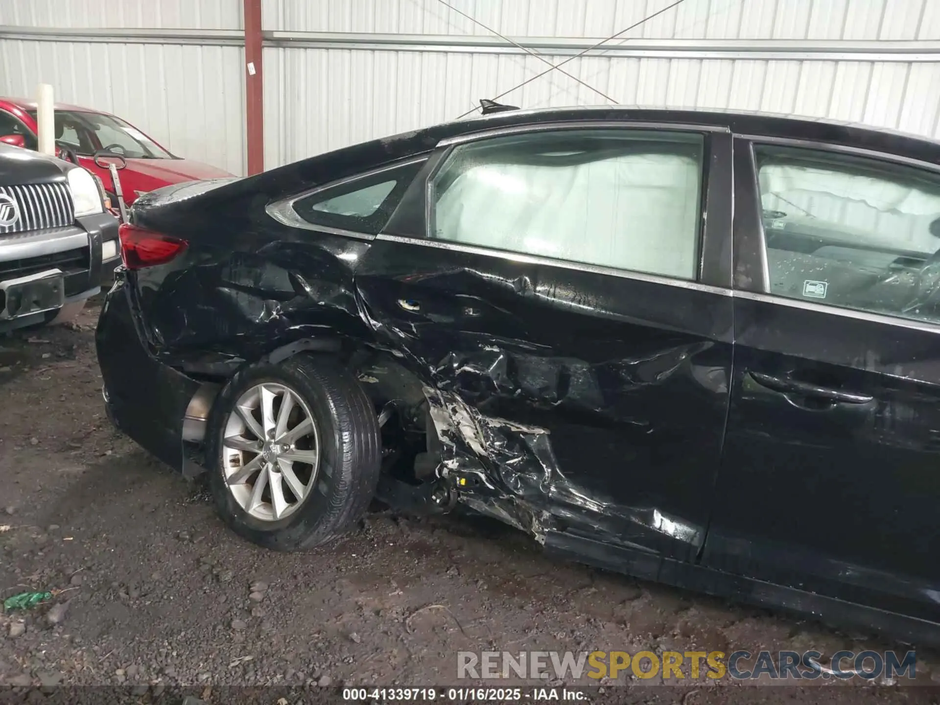 6 Photograph of a damaged car 5NPE24AF4KH818380 HYUNDAI SONATA 2019