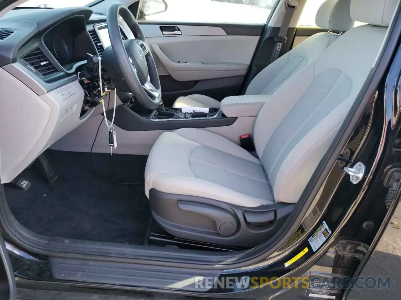 7 Photograph of a damaged car 5NPE24AF4KH819500 HYUNDAI SONATA 2019