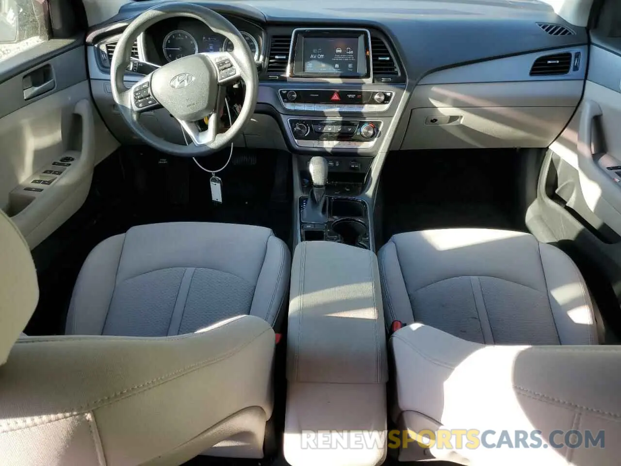 8 Photograph of a damaged car 5NPE24AF4KH819500 HYUNDAI SONATA 2019
