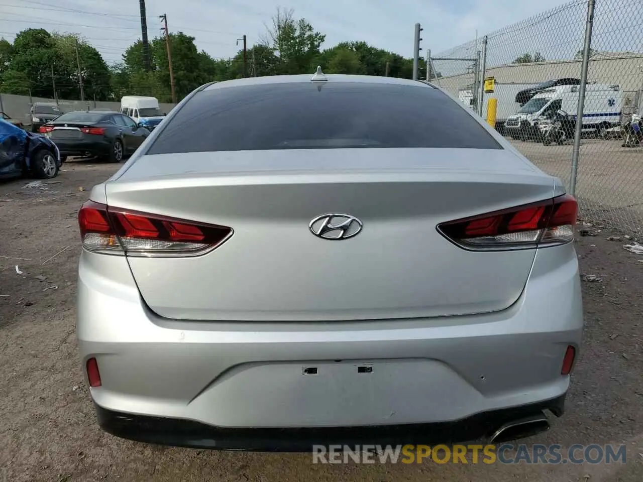 6 Photograph of a damaged car 5NPE24AF4KH819853 HYUNDAI SONATA 2019