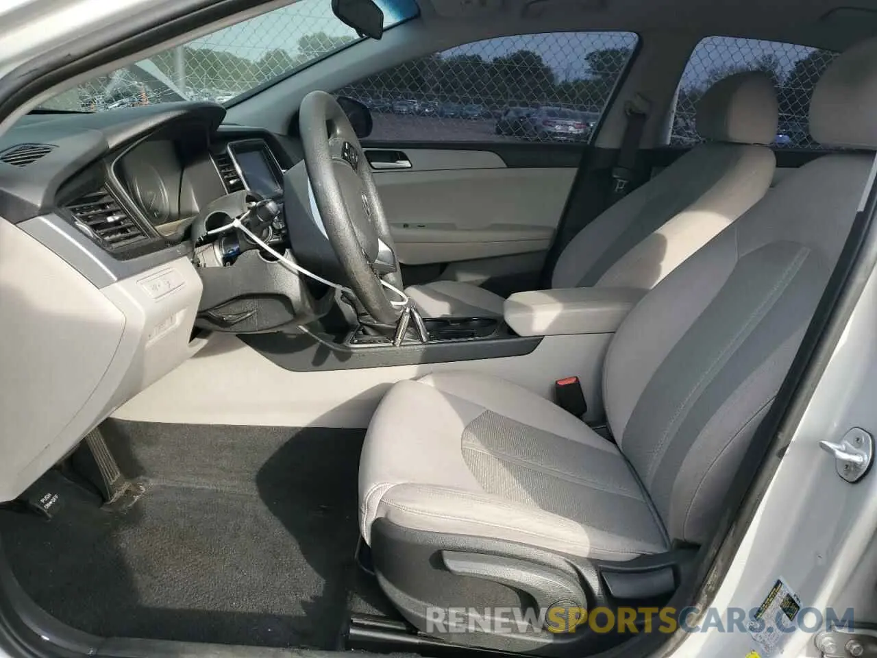 7 Photograph of a damaged car 5NPE24AF4KH819853 HYUNDAI SONATA 2019