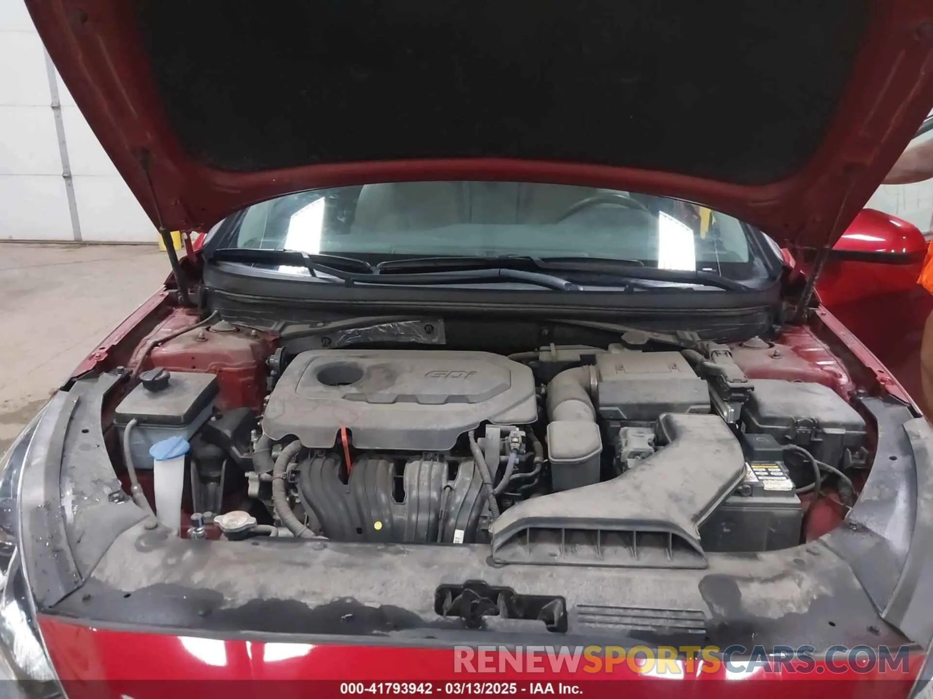 10 Photograph of a damaged car 5NPE24AF5KH735198 HYUNDAI SONATA 2019