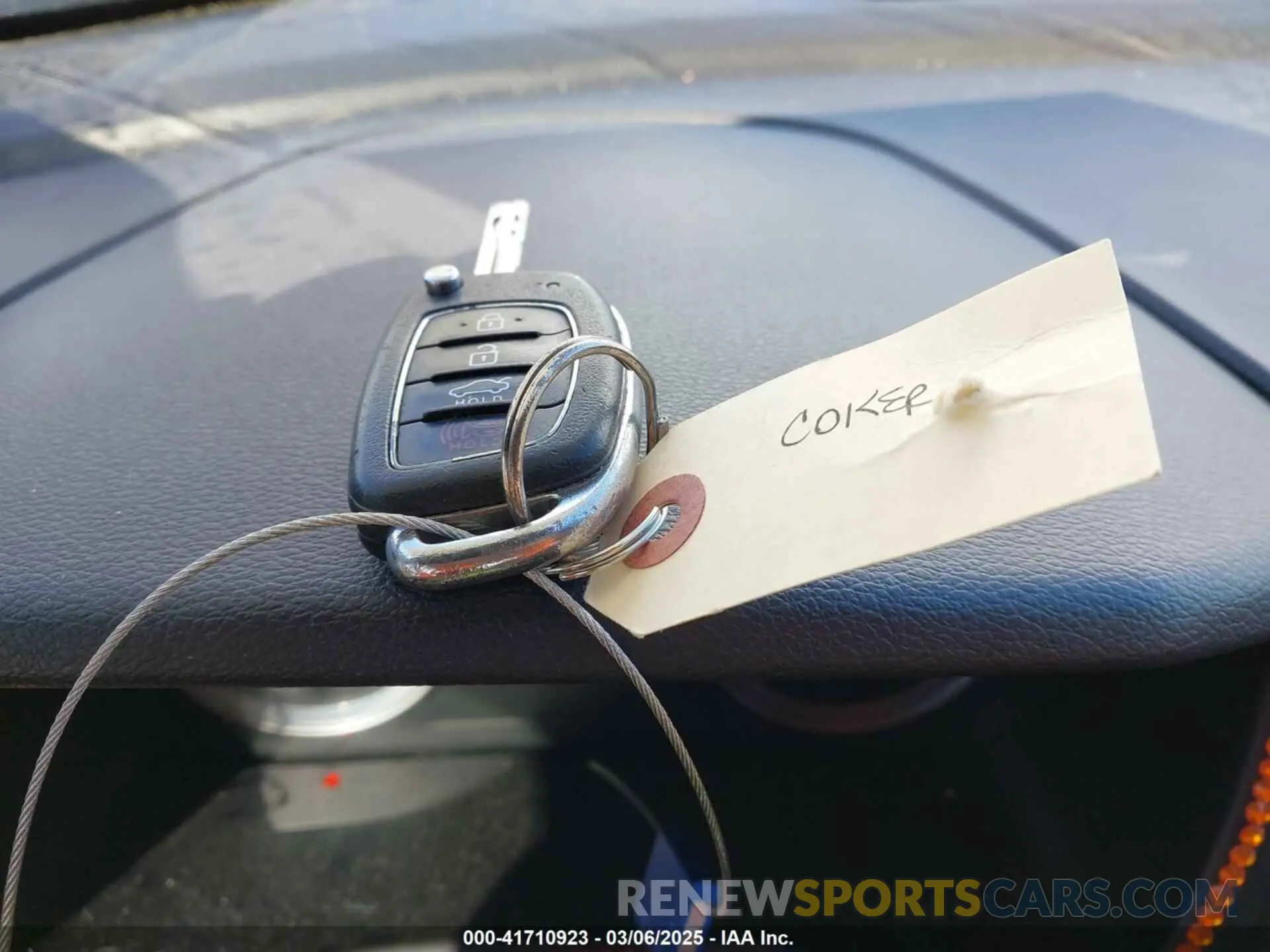 11 Photograph of a damaged car 5NPE24AF5KH738070 HYUNDAI SONATA 2019