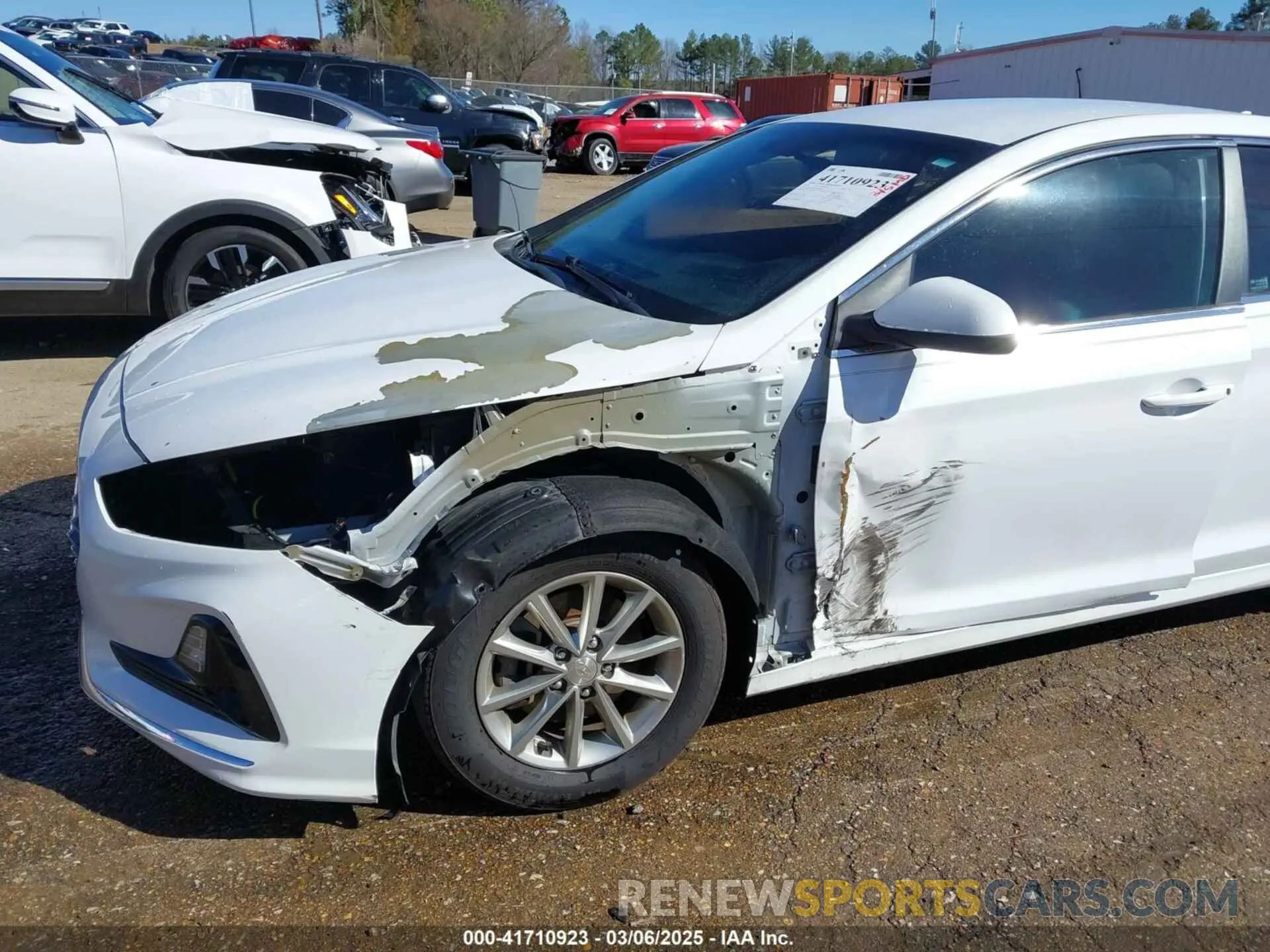 6 Photograph of a damaged car 5NPE24AF5KH738070 HYUNDAI SONATA 2019
