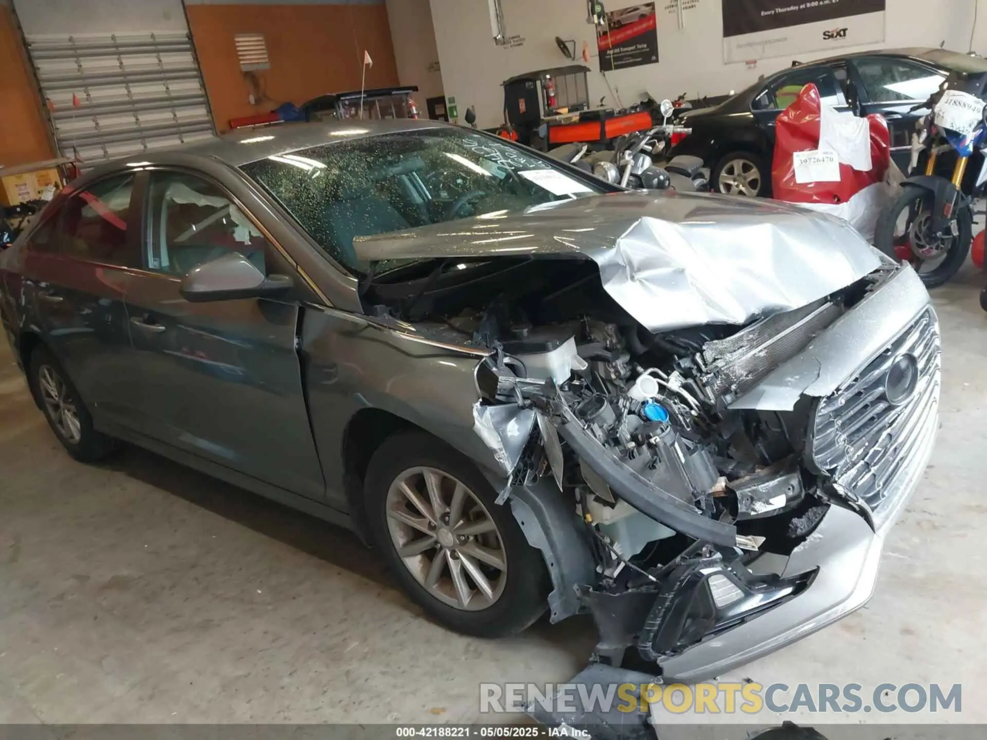 1 Photograph of a damaged car 5NPE24AF5KH742426 HYUNDAI SONATA 2019