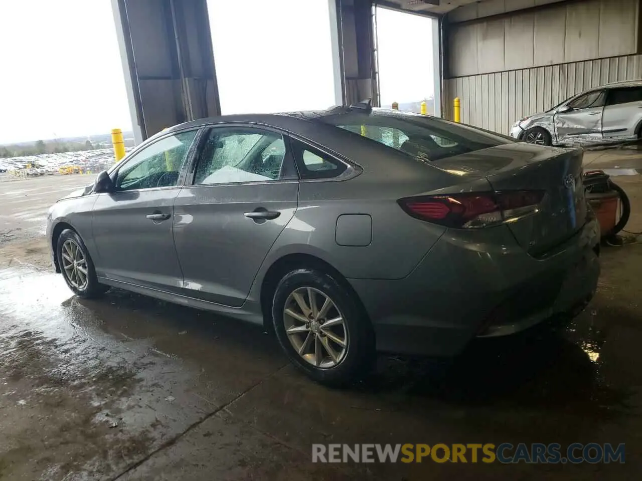 2 Photograph of a damaged car 5NPE24AF5KH742989 HYUNDAI SONATA 2019