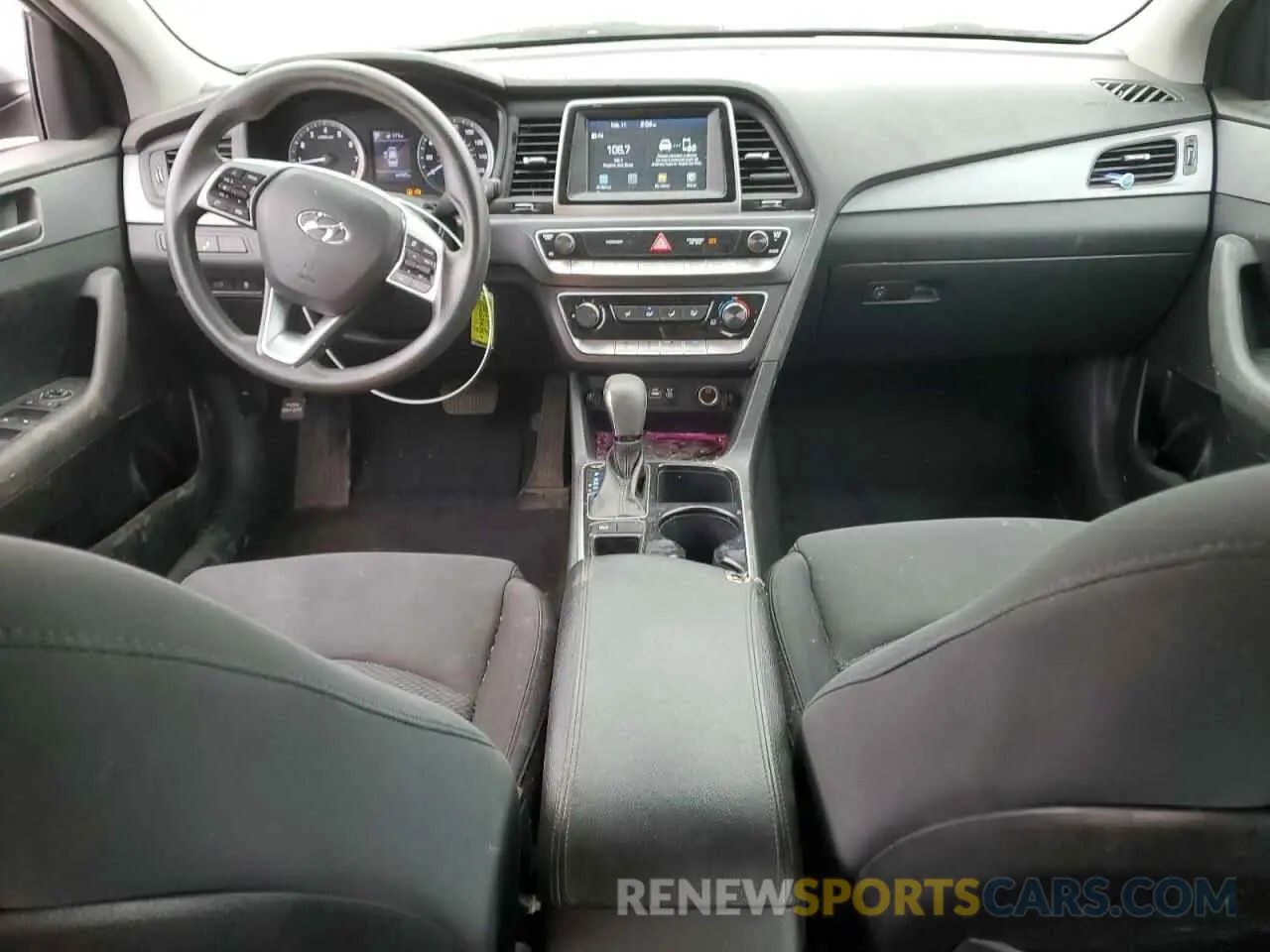 8 Photograph of a damaged car 5NPE24AF5KH746475 HYUNDAI SONATA 2019