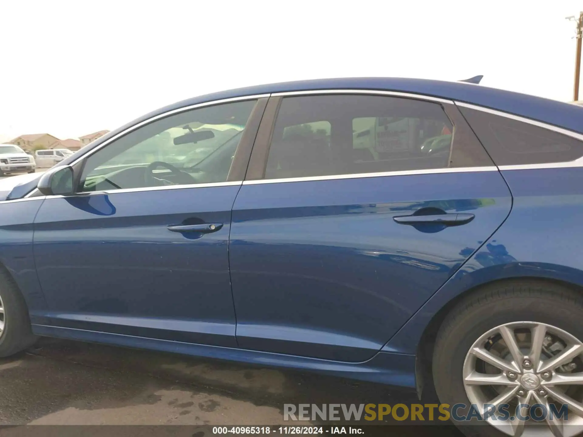 14 Photograph of a damaged car 5NPE24AF5KH751272 HYUNDAI SONATA 2019