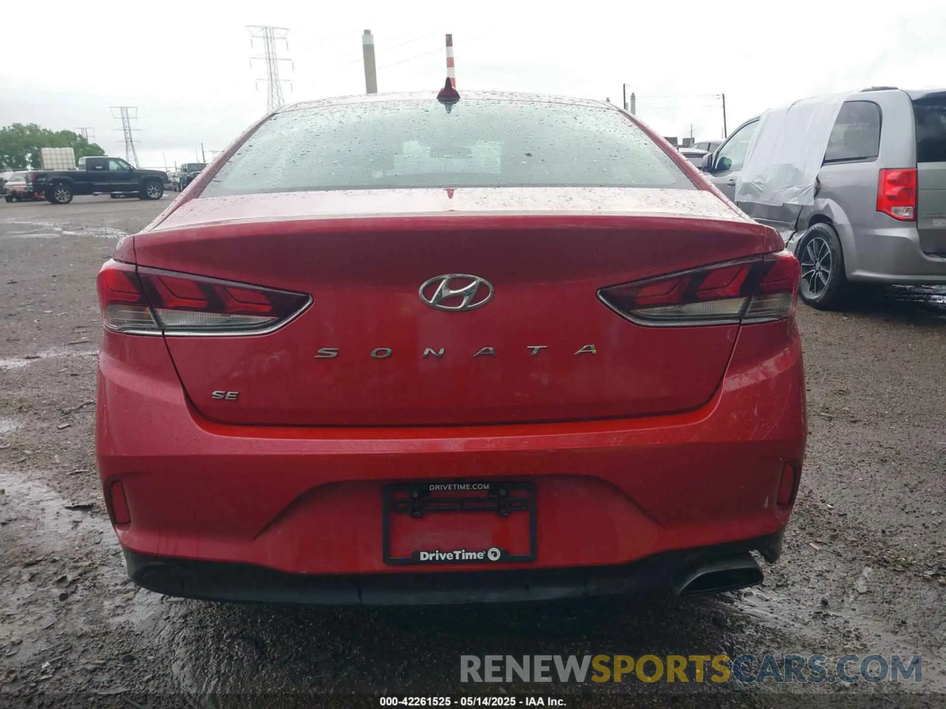 16 Photograph of a damaged car 5NPE24AF5KH752177 HYUNDAI SONATA 2019