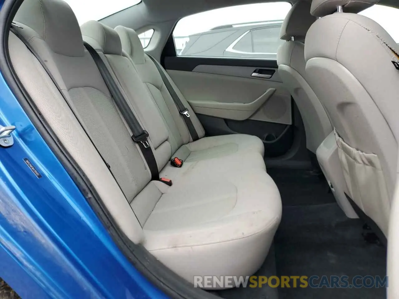 10 Photograph of a damaged car 5NPE24AF5KH755452 HYUNDAI SONATA 2019