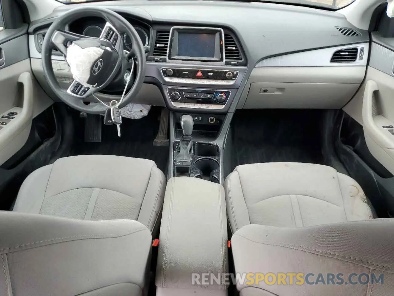 8 Photograph of a damaged car 5NPE24AF5KH755452 HYUNDAI SONATA 2019