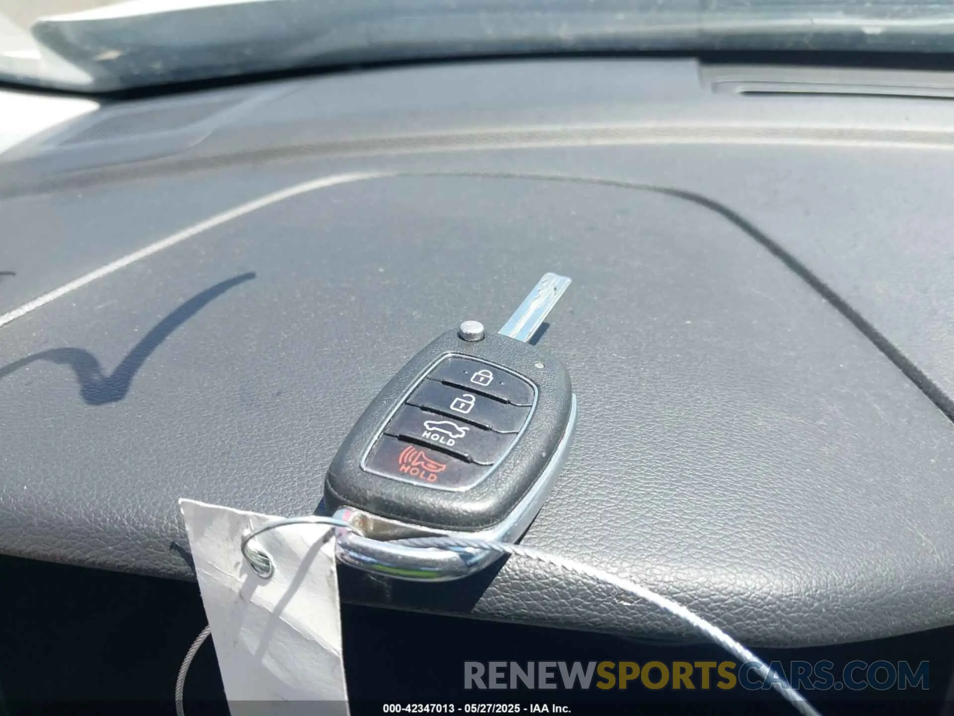 11 Photograph of a damaged car 5NPE24AF5KH755497 HYUNDAI SONATA 2019