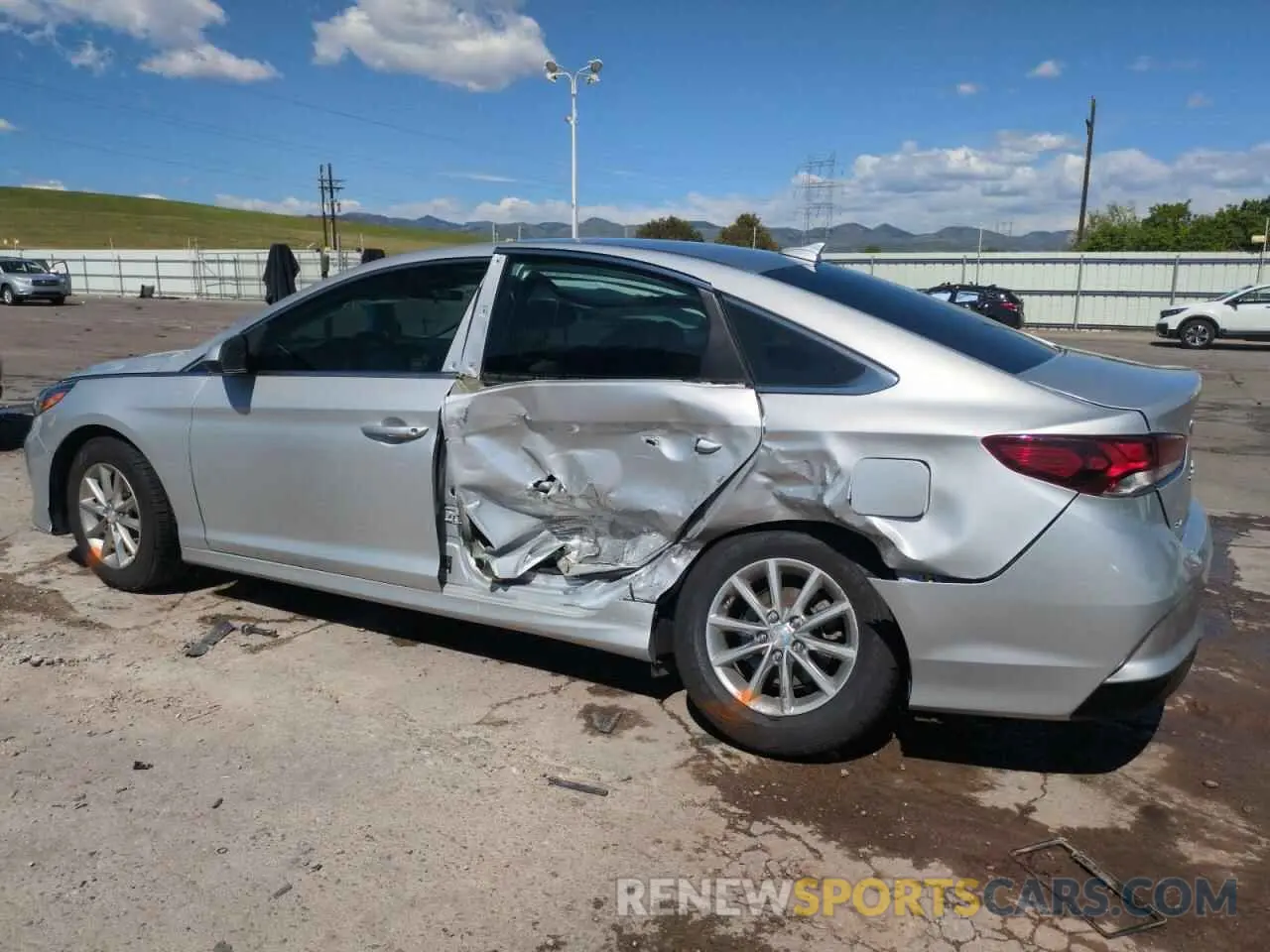 2 Photograph of a damaged car 5NPE24AF5KH759372 HYUNDAI SONATA 2019