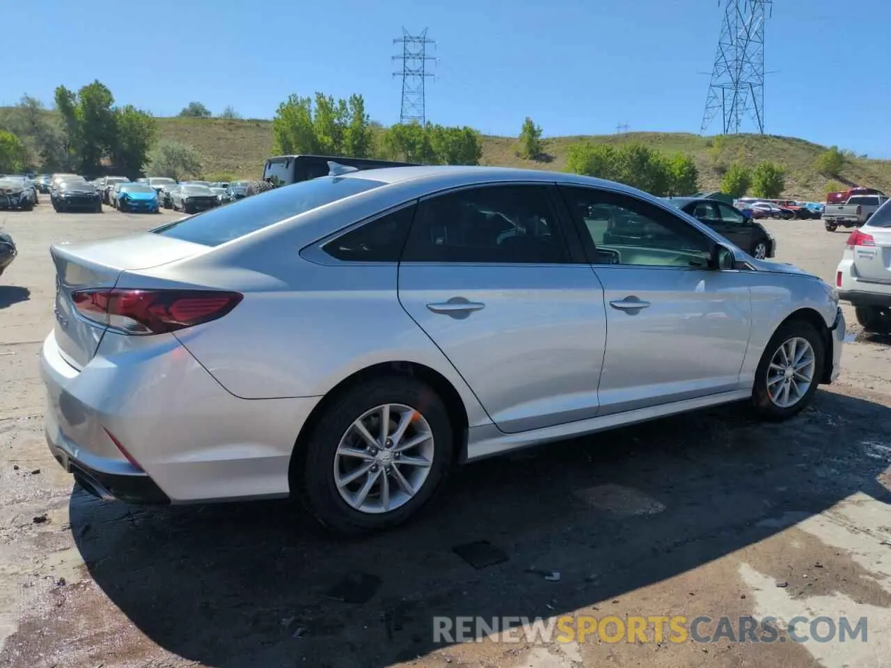 3 Photograph of a damaged car 5NPE24AF5KH759372 HYUNDAI SONATA 2019