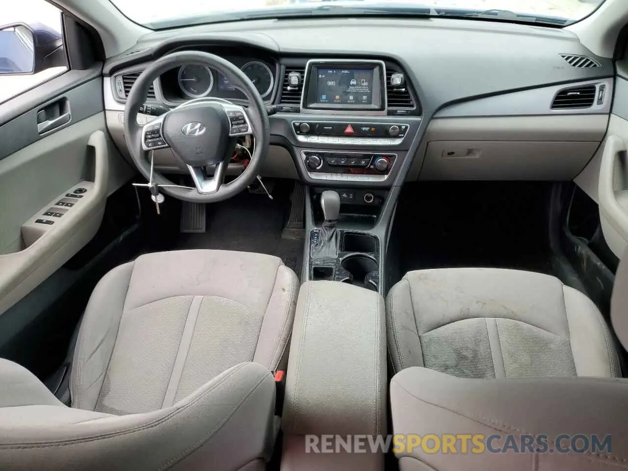 8 Photograph of a damaged car 5NPE24AF5KH768475 HYUNDAI SONATA 2019