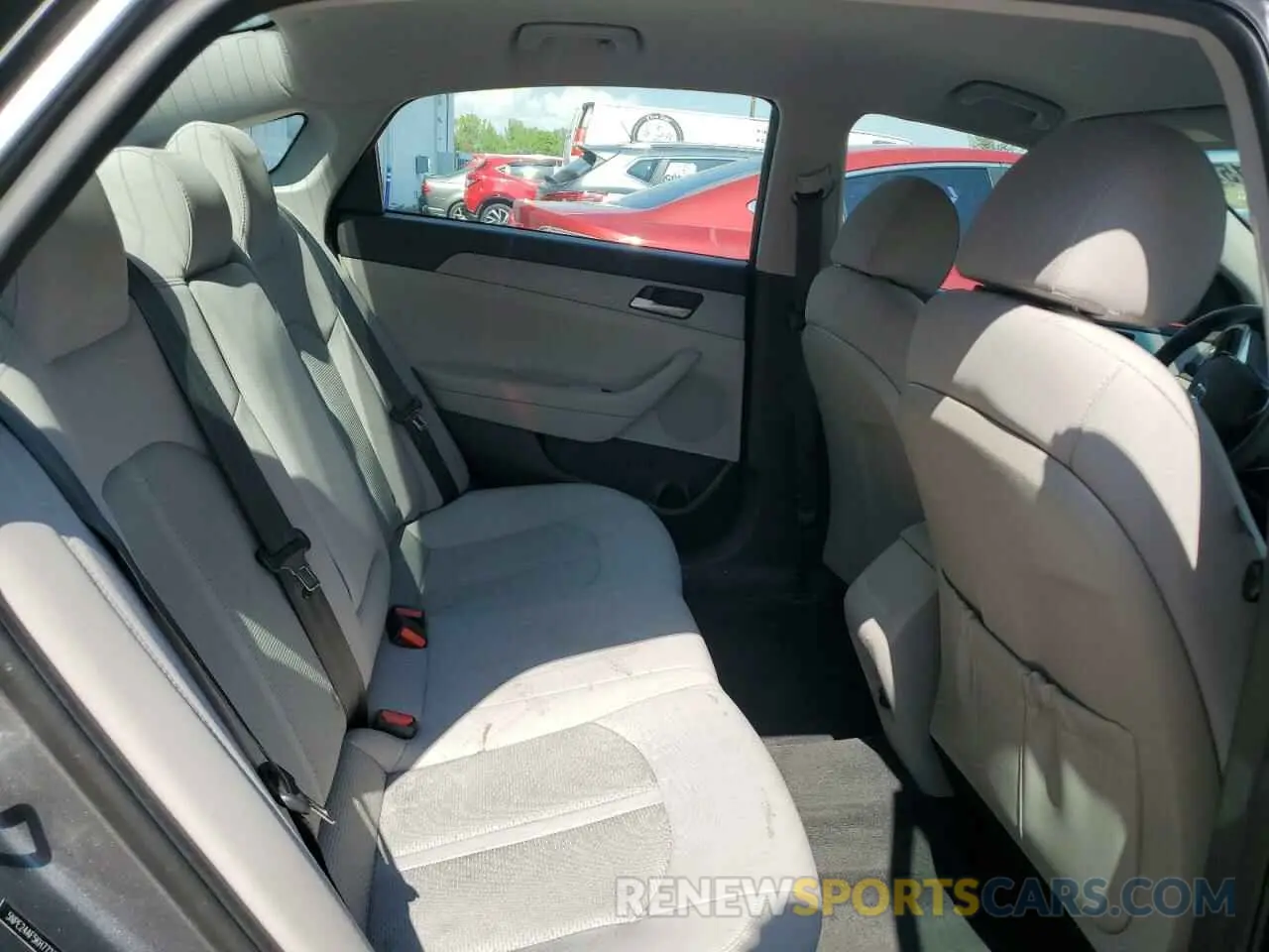 10 Photograph of a damaged car 5NPE24AF5KH772316 HYUNDAI SONATA 2019